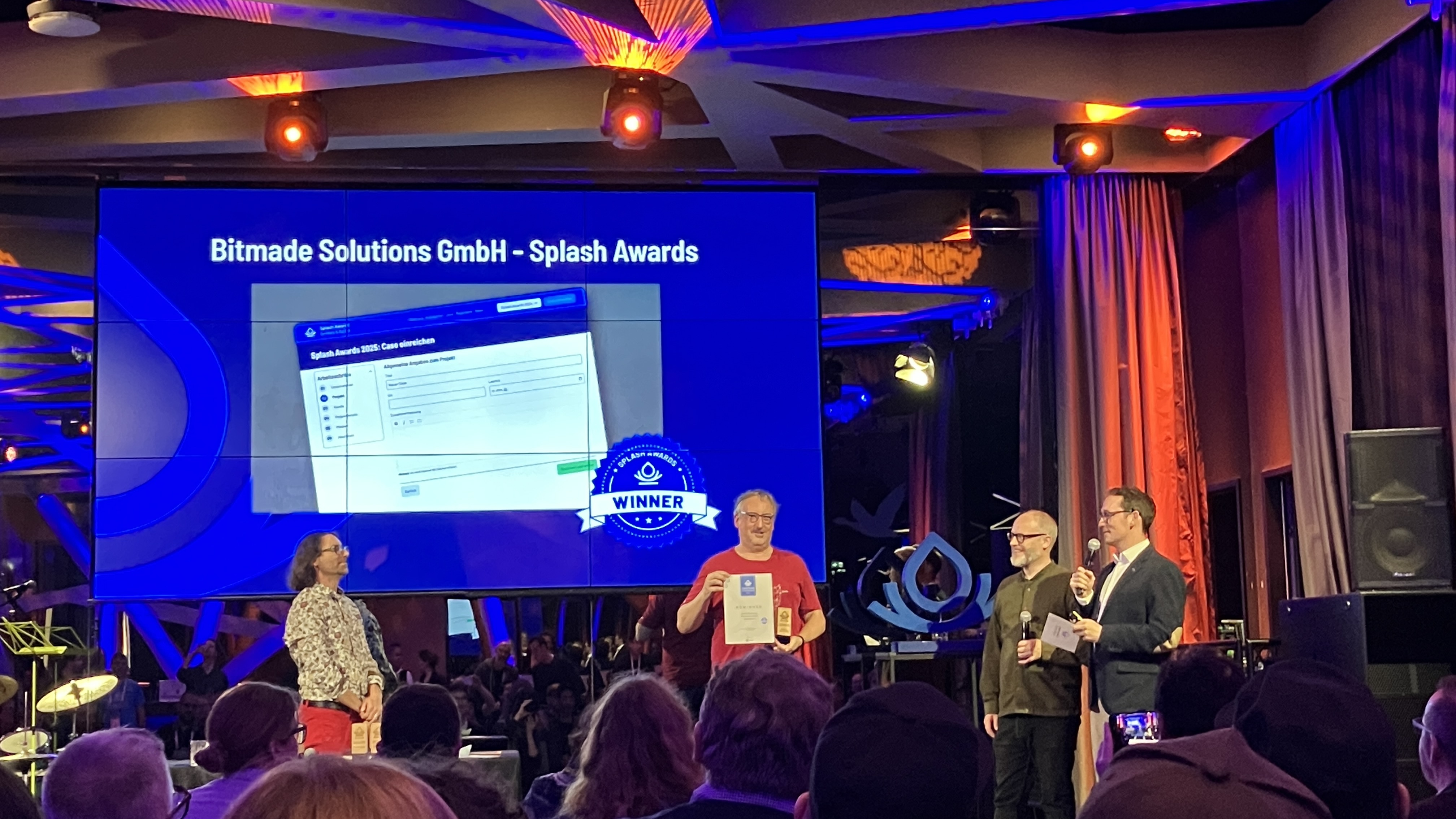 Bühne der Splash Awards 2025 mit Publikum davor