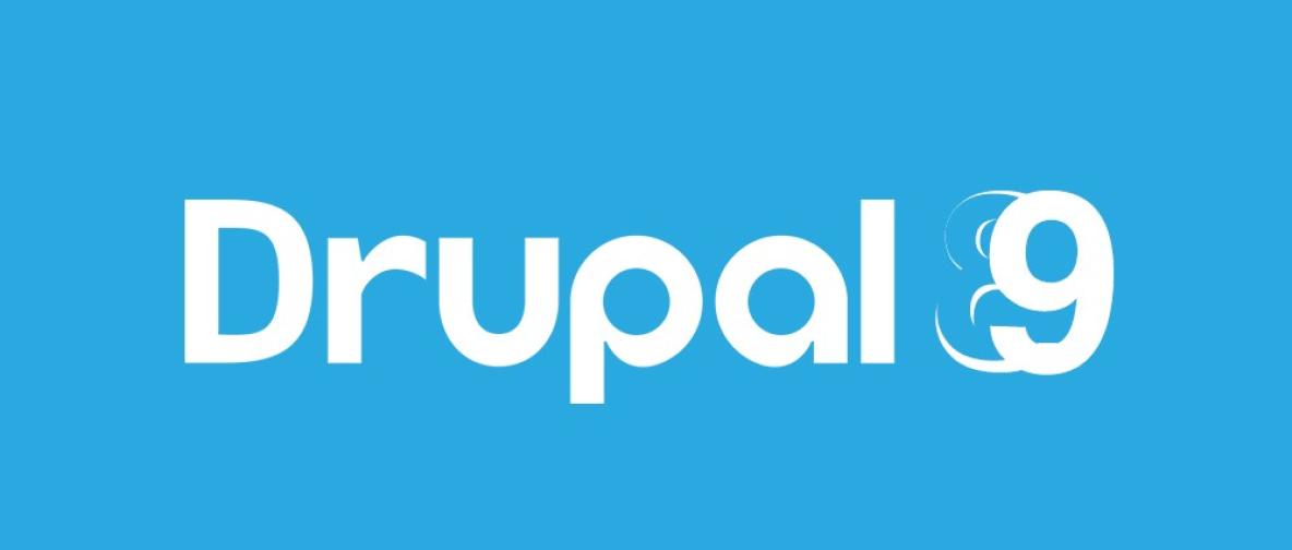 Schriftzug Drupal mit einer schwachen Zahl Acht, die in die Zahl Neun ĂŒbergeht