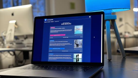 Ein Notebook zeigt die neue Tagesschau Kommentar-Plattform meta.tagesschau.de